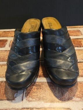 Naot Black Leather Slip-On Mules
